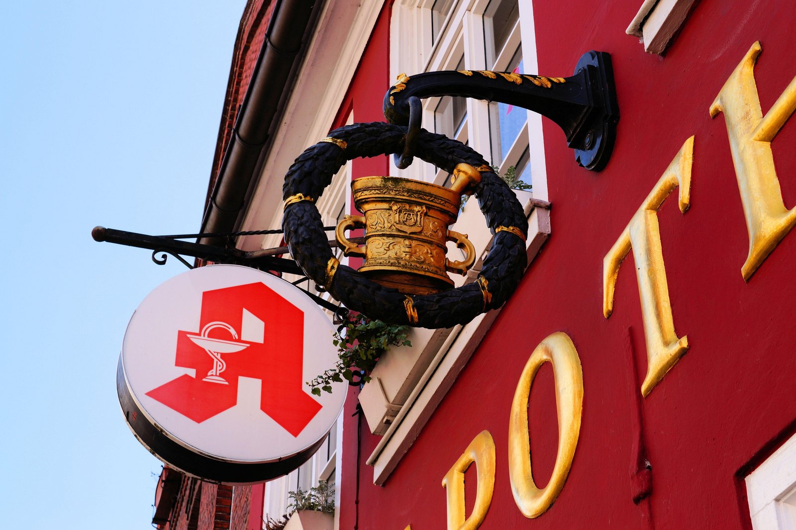 Изображение на символ на немска аптека